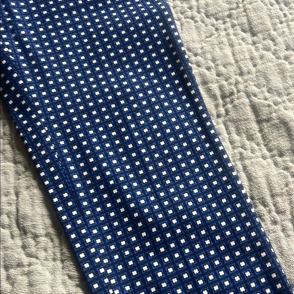 Banana Republic Navy and White Checkered Capris SZ 8